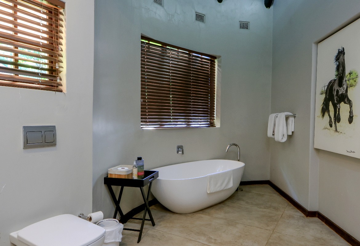 Unit 4 Bathroom