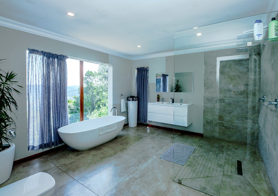 Unit 5 Bathroom