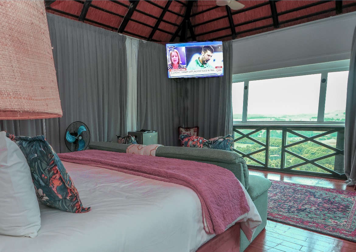 Unit 5 King Honeymoon Suite