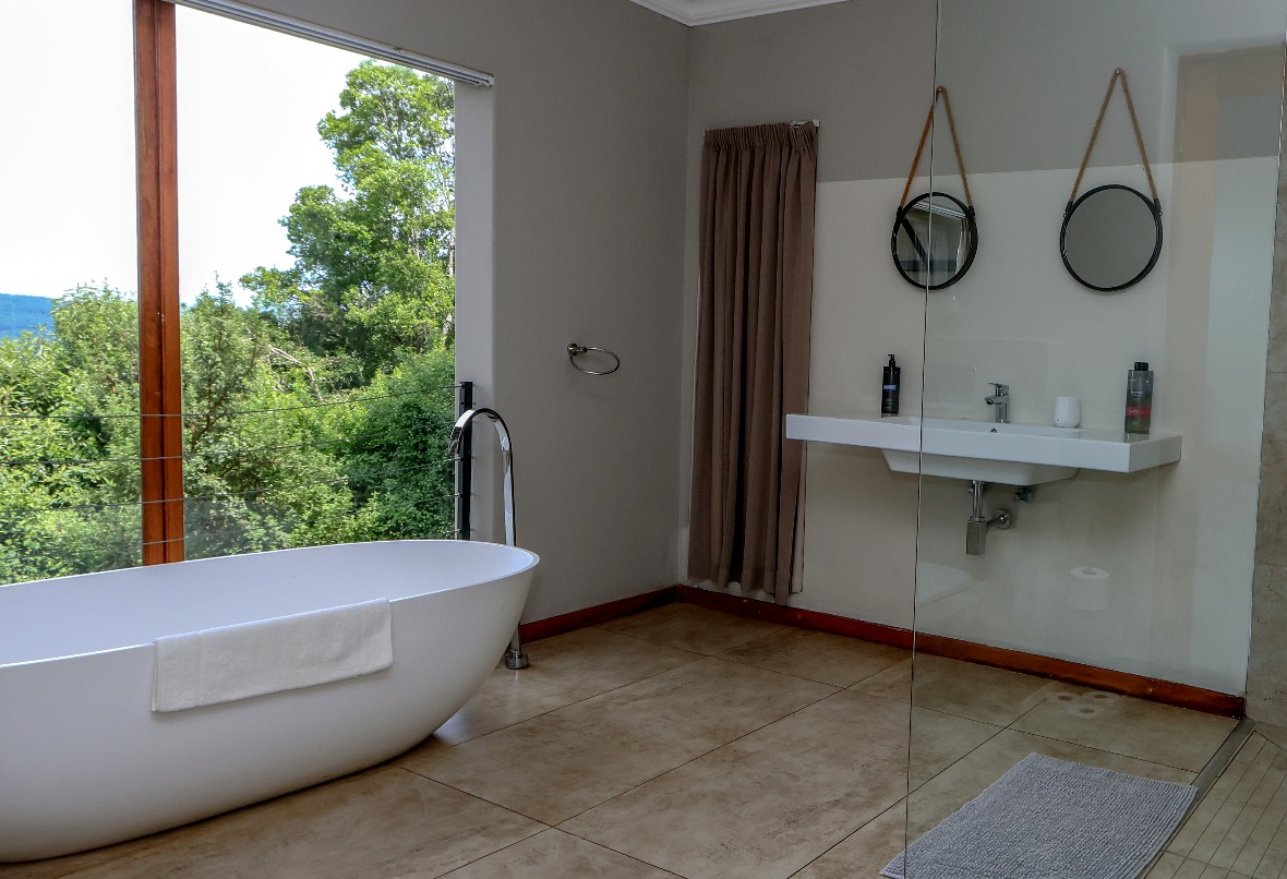 Unit 6 Bathroom